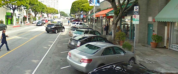 Larchmont-Blvd