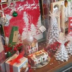 Larchmont Village BID Hosts Holiday Lighting and Storefront Decorating Contest Larchmont Village BID Hosts Holiday Lighting and Storefront Decorating Contest